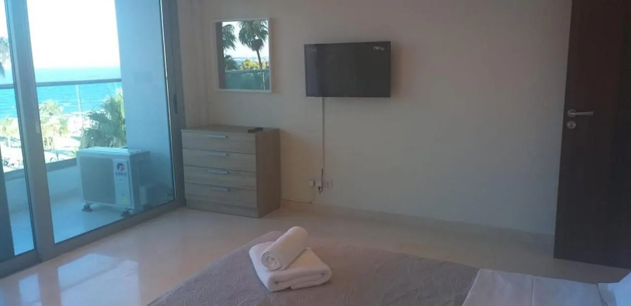 Horizon Luxury Suite At Finikoudes Beach 302 Ларнака 0*,  Кипр